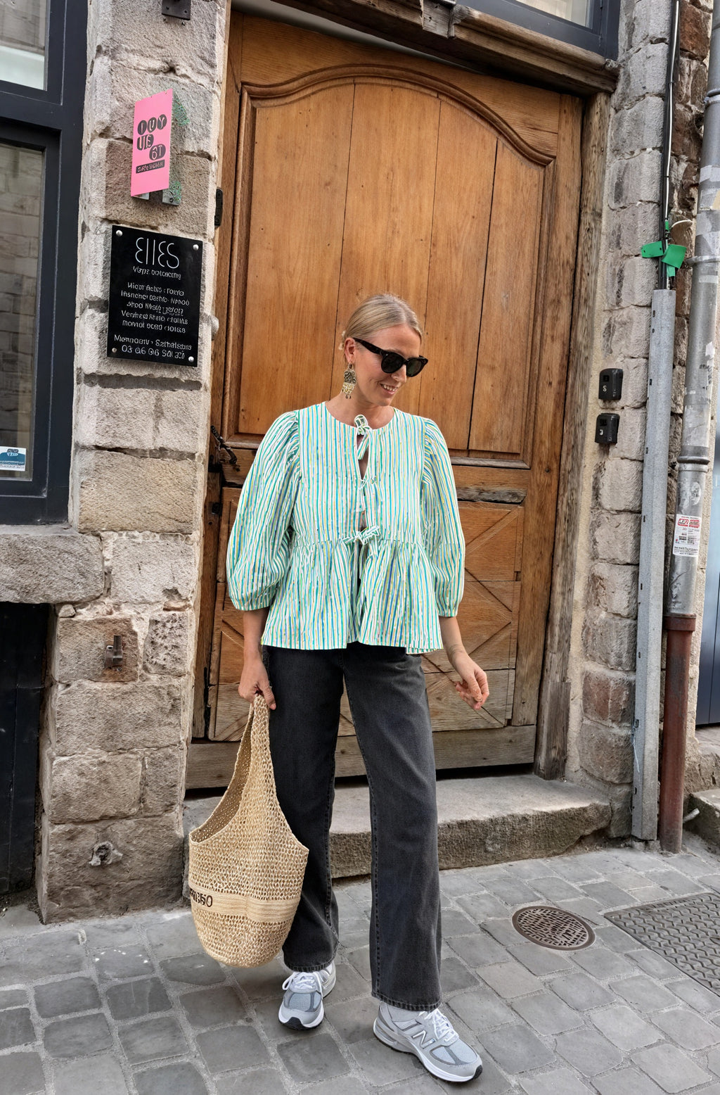 Camicia Donna a Righe Verdi e Bianche con Nodo Frontale e Maniche a Sbuffo, Stile Moderno-83297-e9500148-d66a-4b16-b2a4-0bea86b5e139