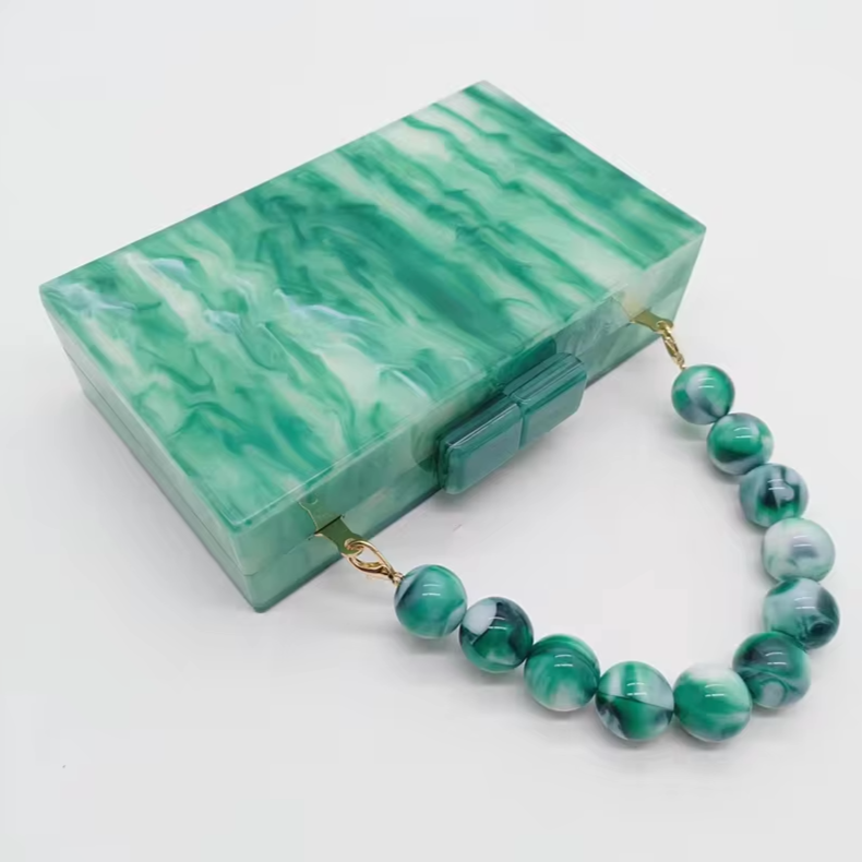 Clutch Rettangolare con Dettagli Gioiello