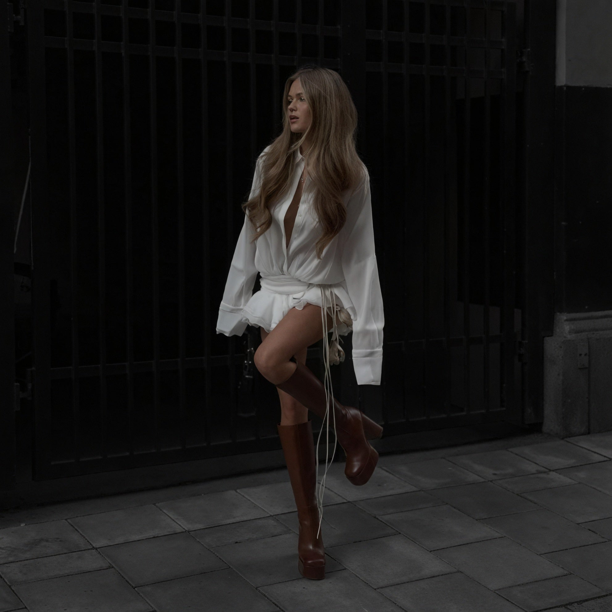 Donna Abito Lungo Bianco – Abbottonato, Maniche Lunghe, Stile Versatile-83661-7618abd9-a467-414f-b924-28a429e8daaa