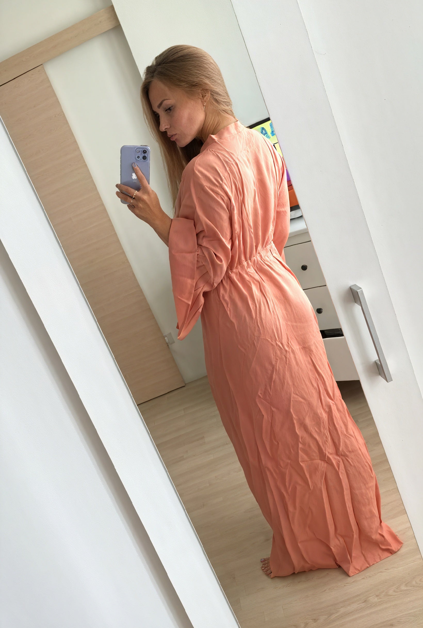 Abito Maxi da Donna – Scollo a V, Maniche Lunghe, Vita Annodata, Stile Fluido-83779-3a15a49a-89e6-4588-9553-7f12f504f025