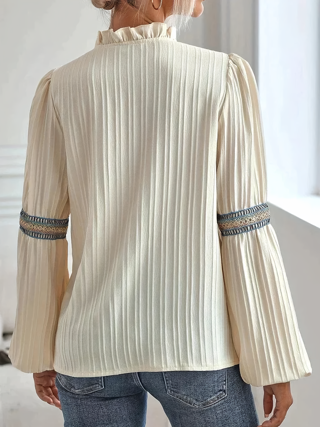 Blusa Ricamata con Maniche Voluminose