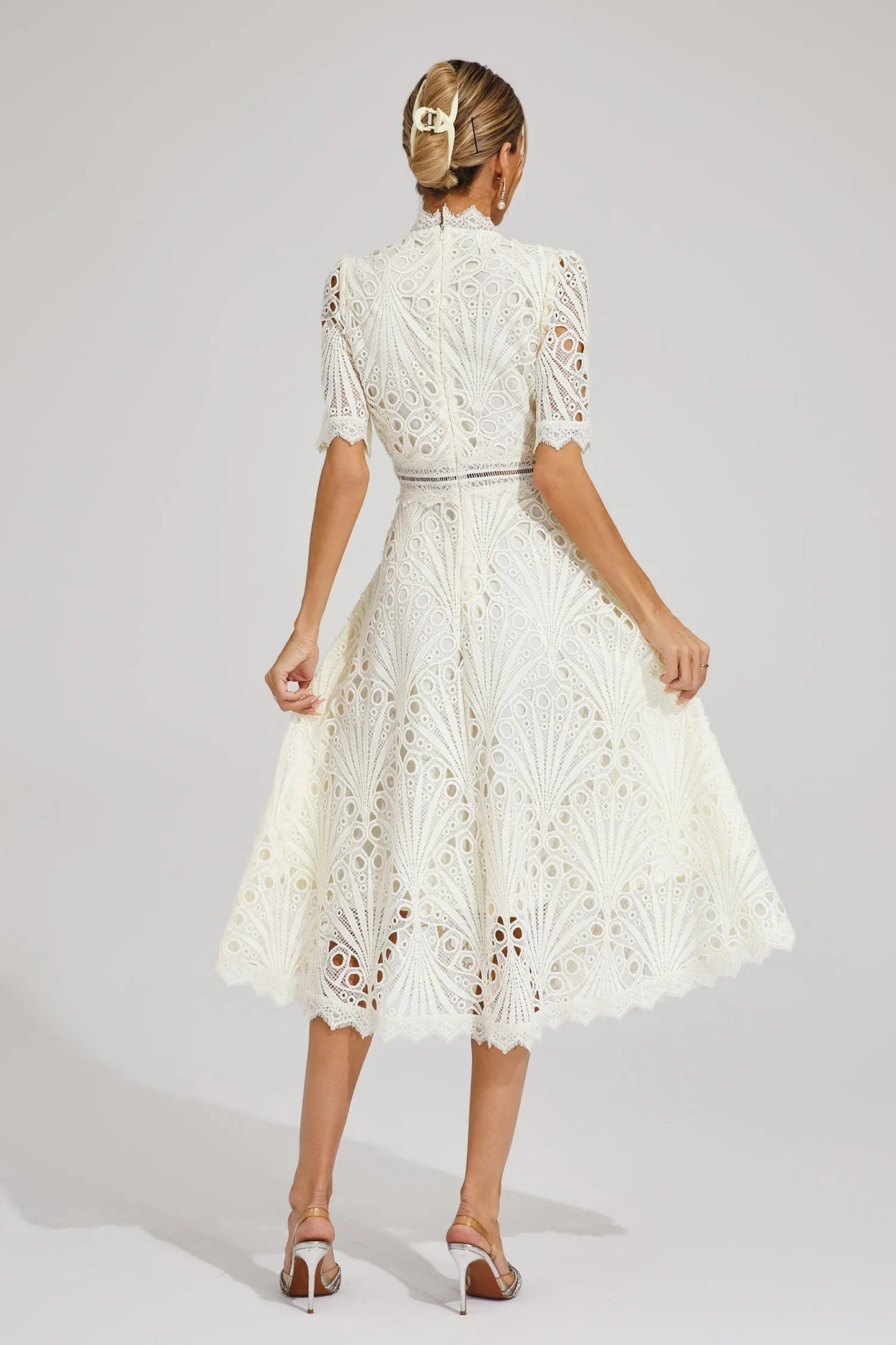 Abito Midi Donna in Pizzo – Scollo Alto, Dettaglio Cut-Out, Maniche Corte-83326-8d87309c-dca6-4ee5-bd79-4596d6144d1c