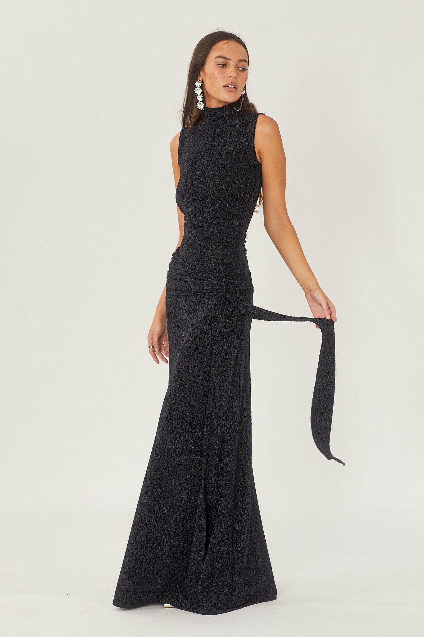 Abito Lungo Elegante con Cintura