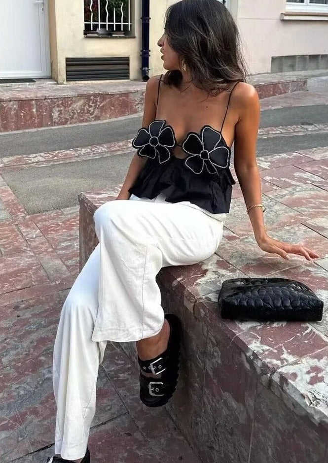 Top con Dettagli Floreali e Peplo