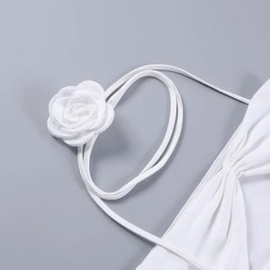 Abito Mini Chic con Dettagli Floreali