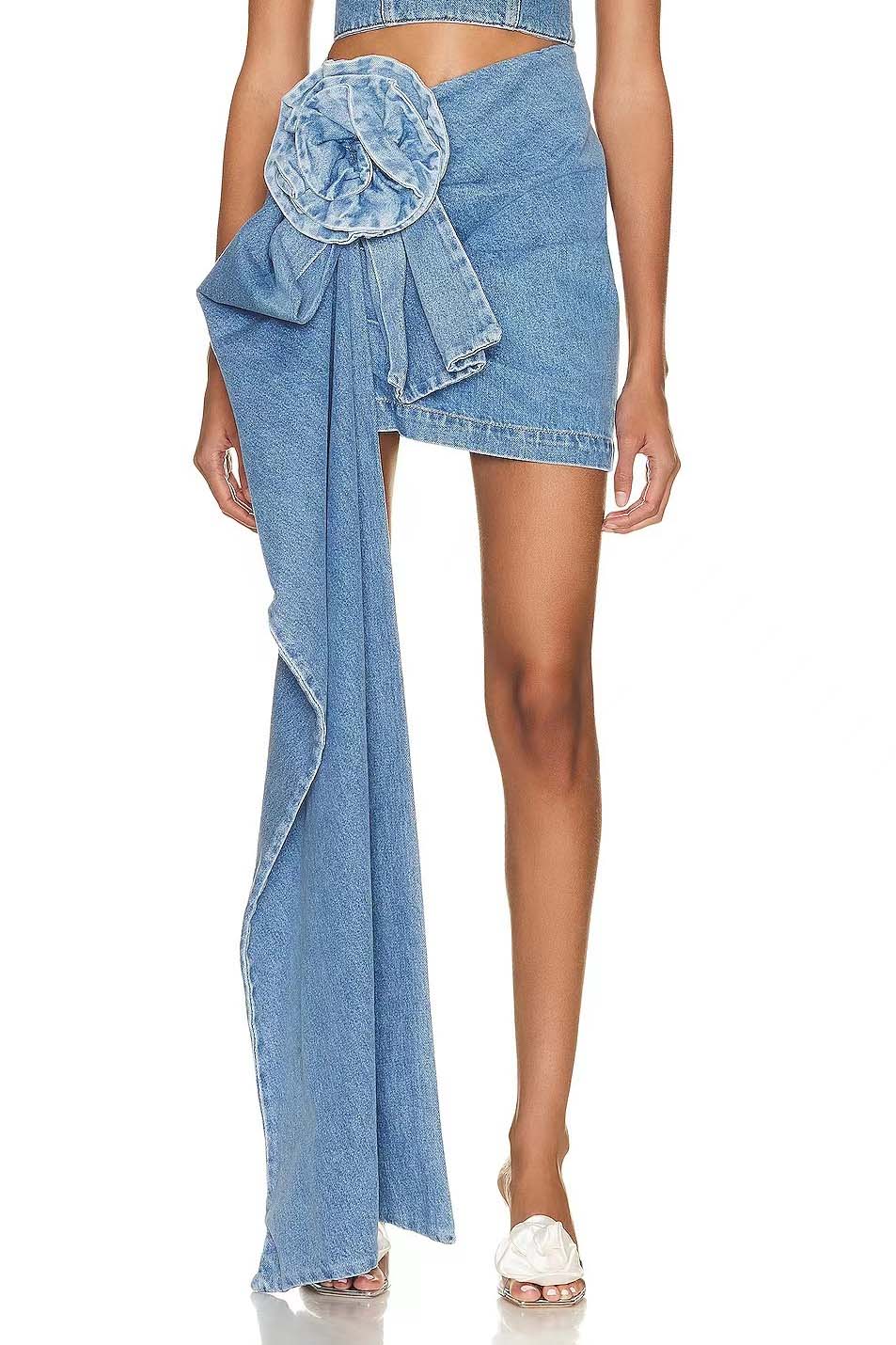 Gonna Mini Asimmetrica con Dettaglio Floreale