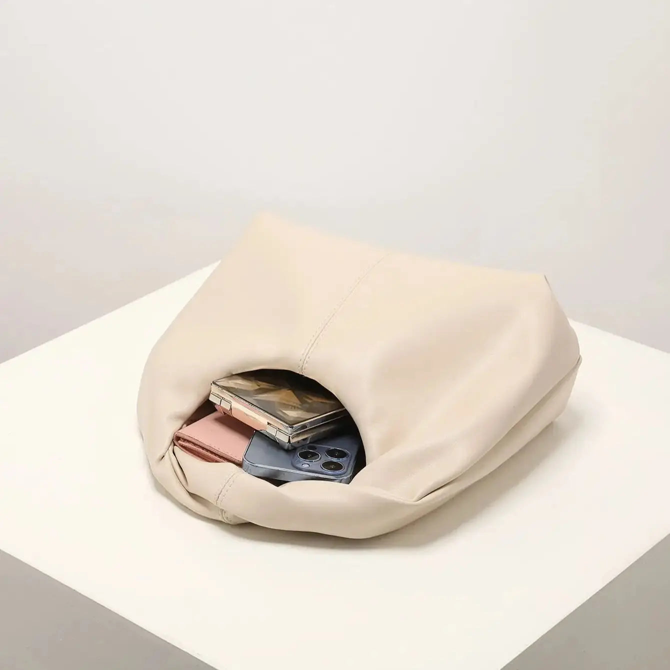 Borsa a Mano Minimal Chic con Nodo Distintivo