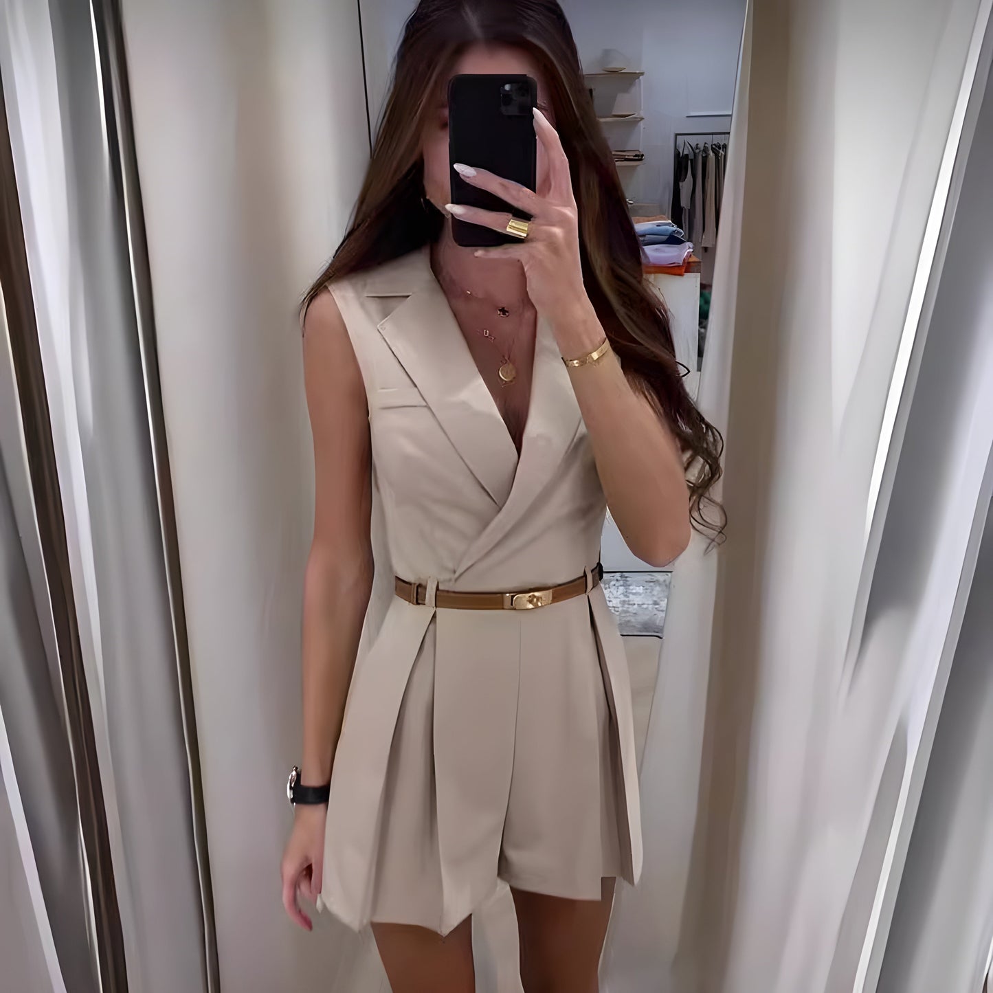 Chic Silhouette: Abito & Romper Elegante