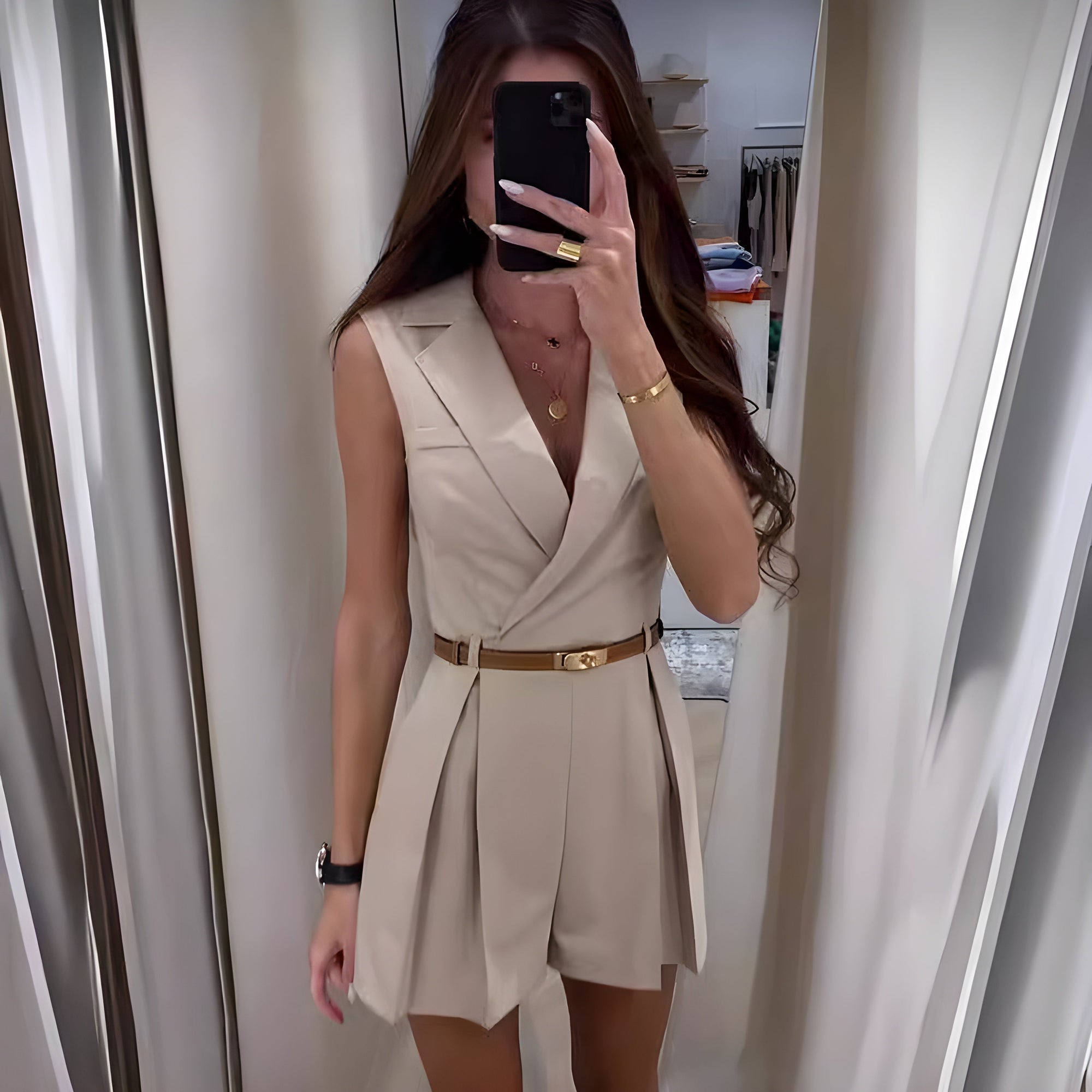 Chic Silhouette: Abito & Romper Elegante