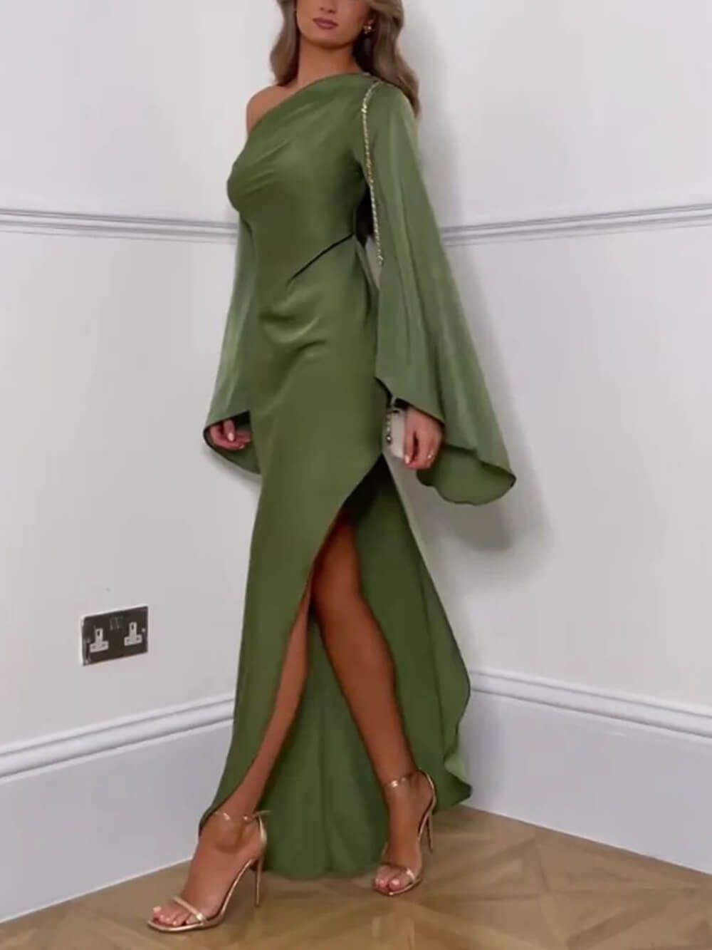 Abito Monospalla con Spacco