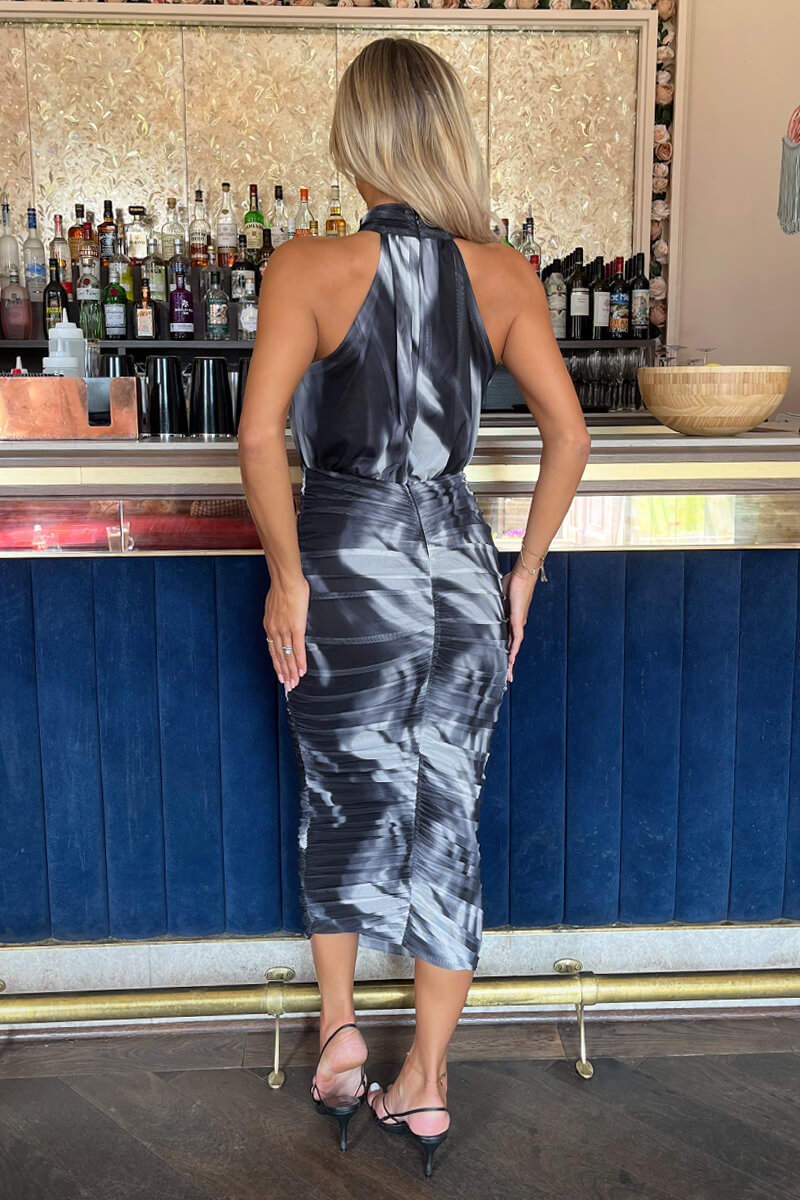 Abito Midi con Scollo Halter Sofisticato