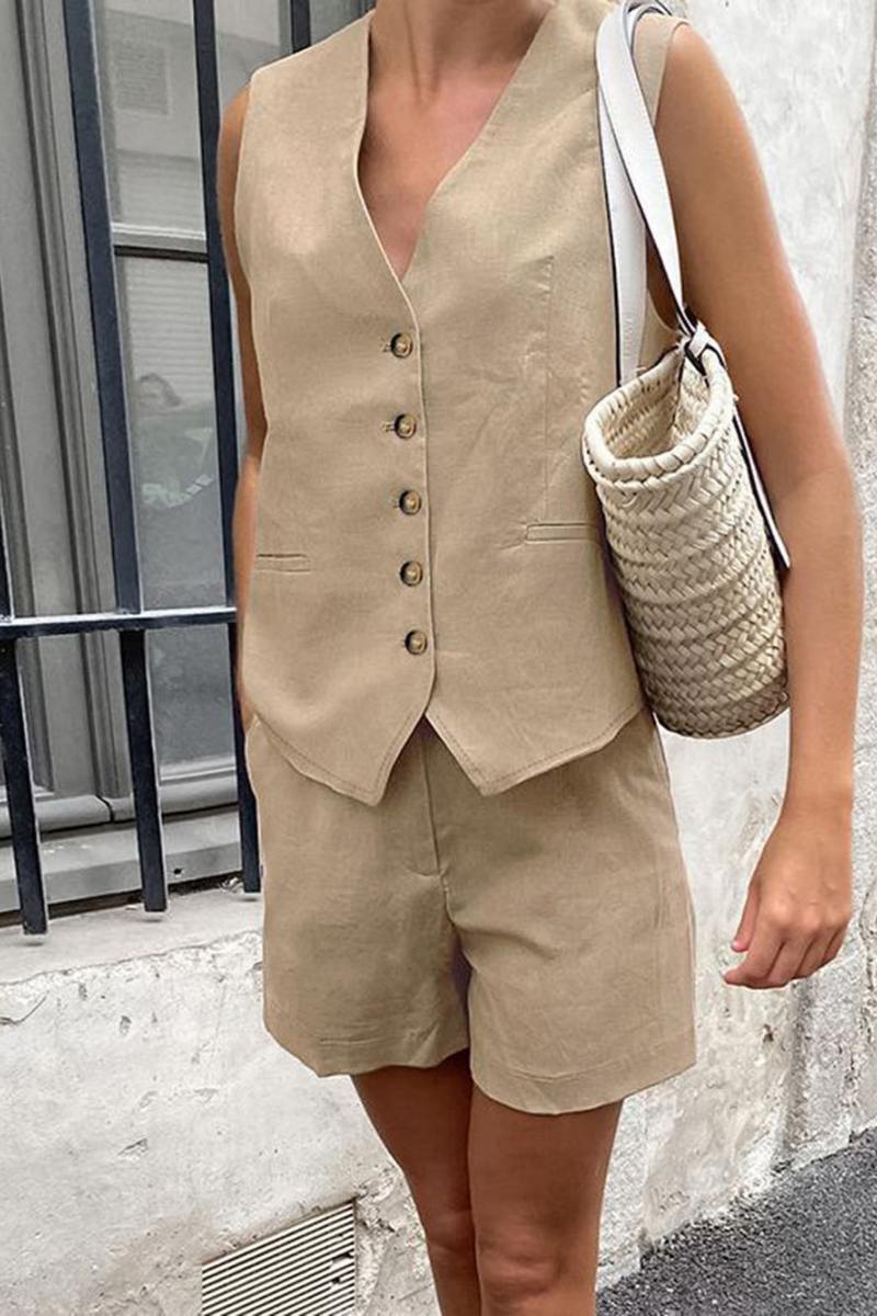 Completo Chic con Gilet e Shorts