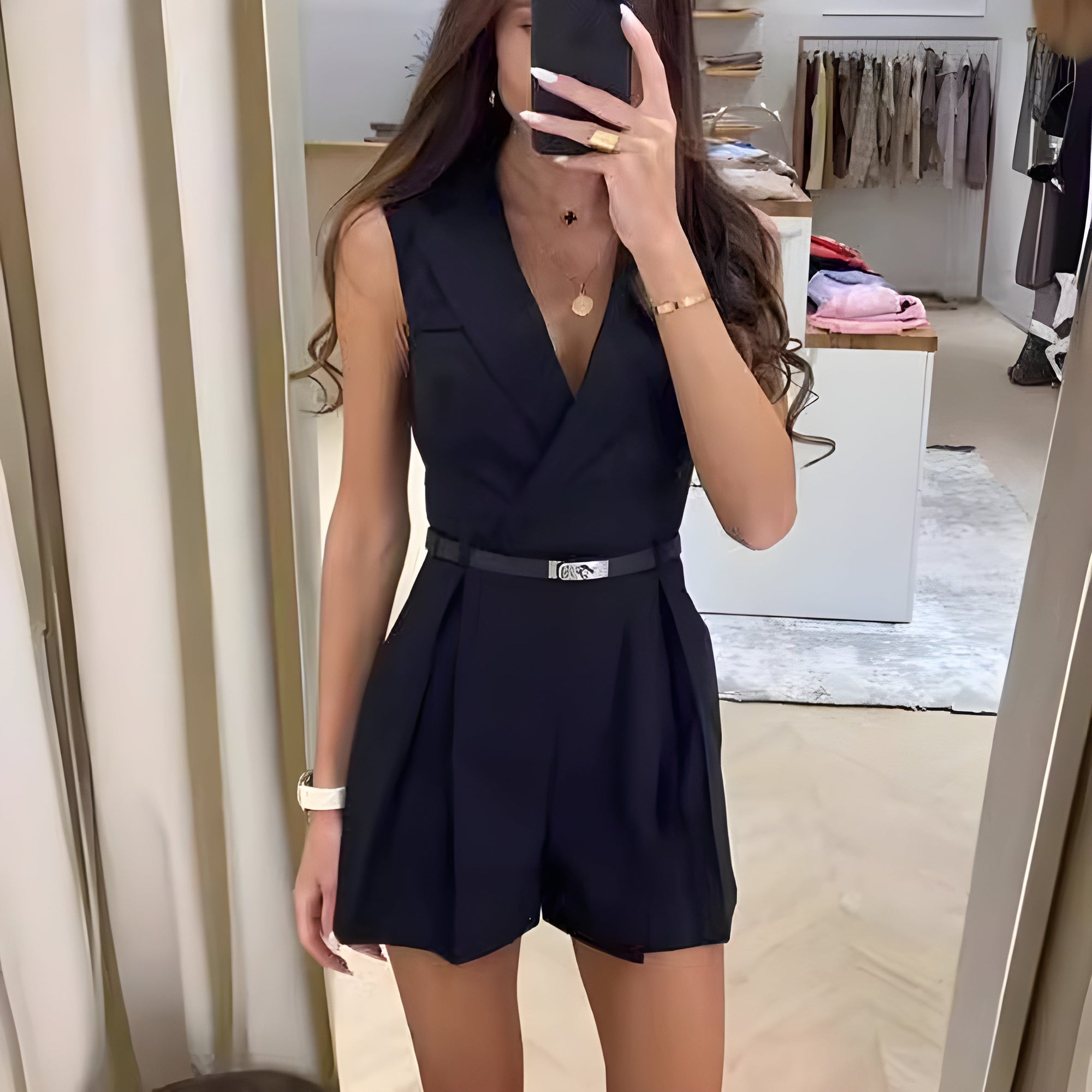Chic Silhouette: Abito & Romper Elegante
