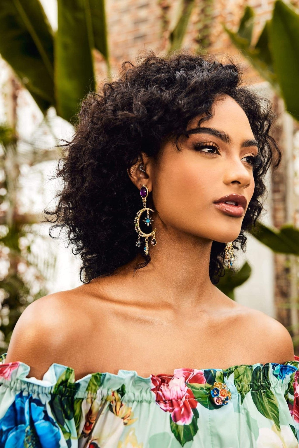 Orecchini Sole Dorato con Gemme