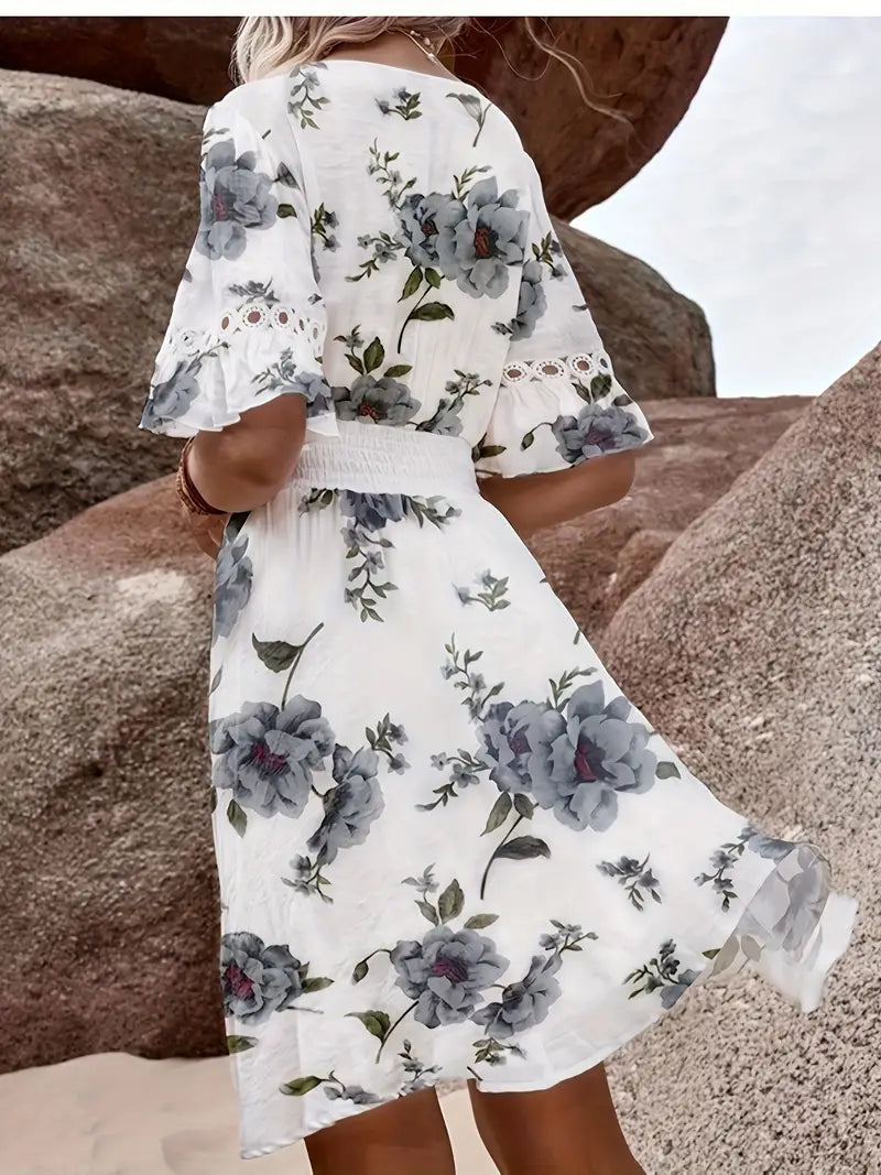 Abito Floreale con Dettagli in Pizzo