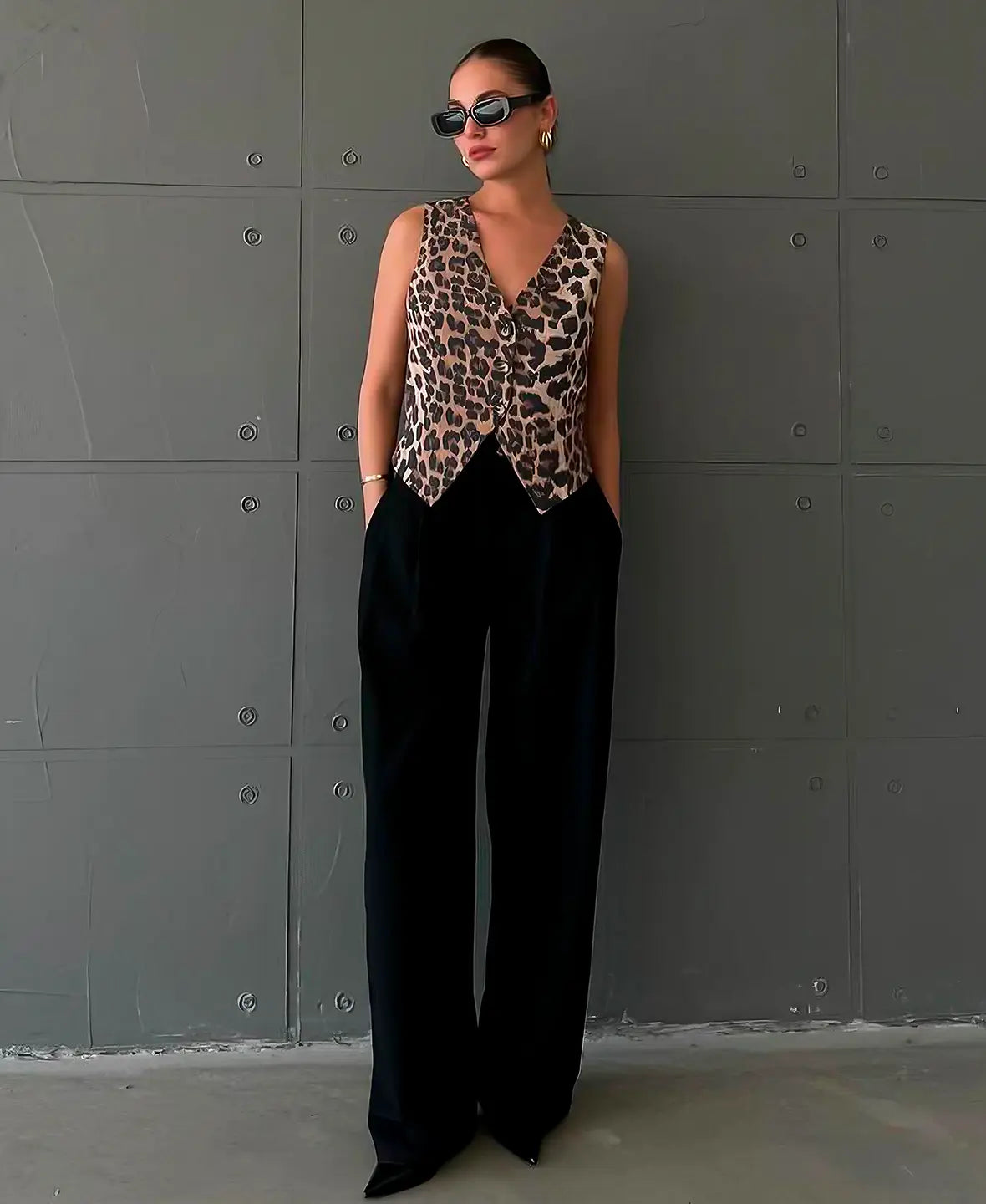 Top con Stampa Animalier e Bottoni