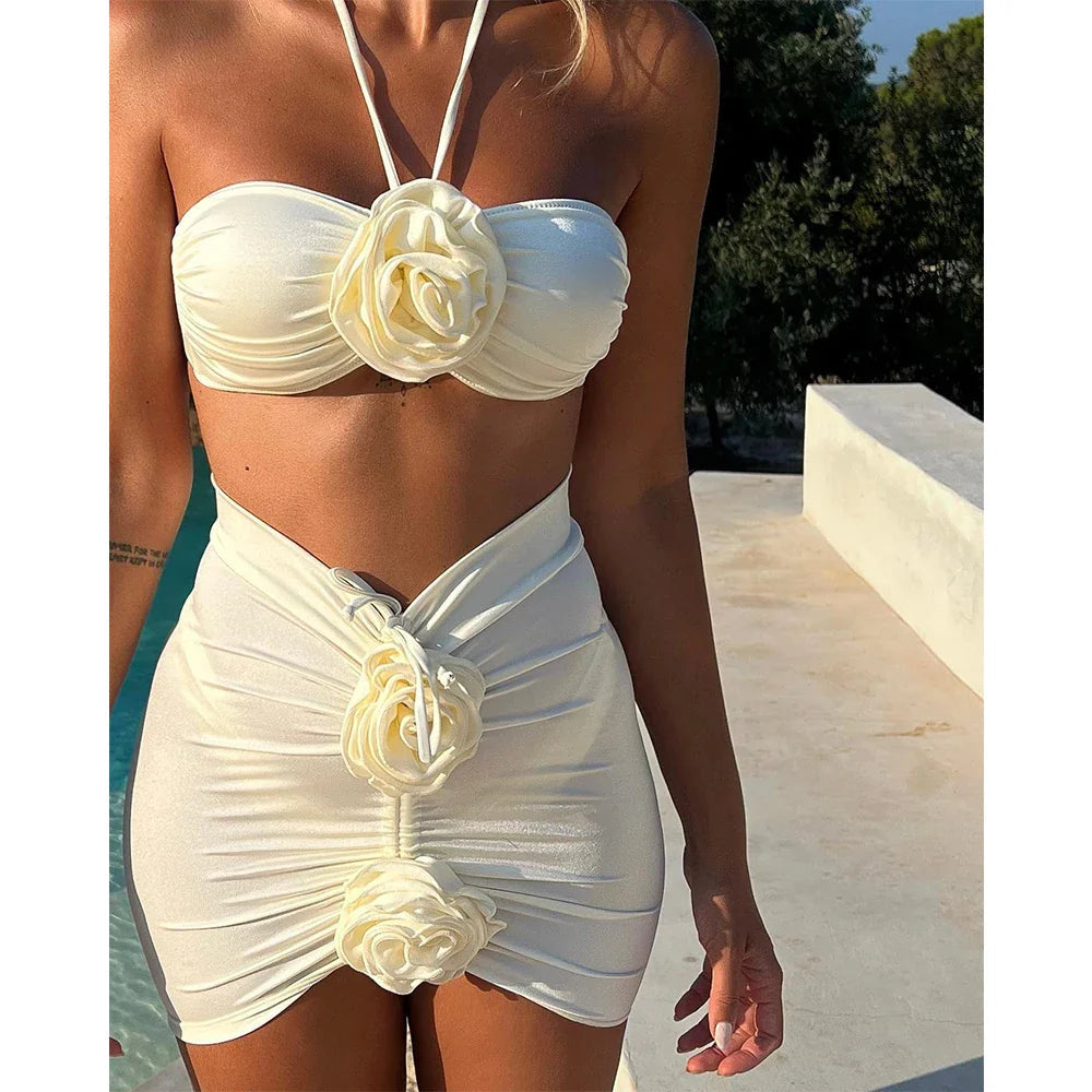 Completo Mare Chic con Dettagli Floreali