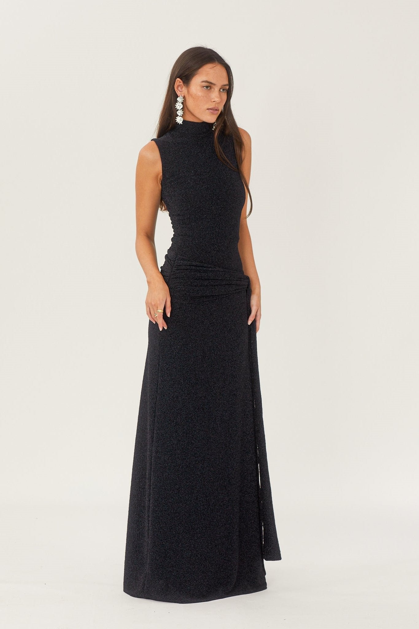 Abito Lungo Elegante con Cintura