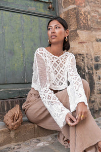 Top Crochet Bianco con Maniche Lunghe
