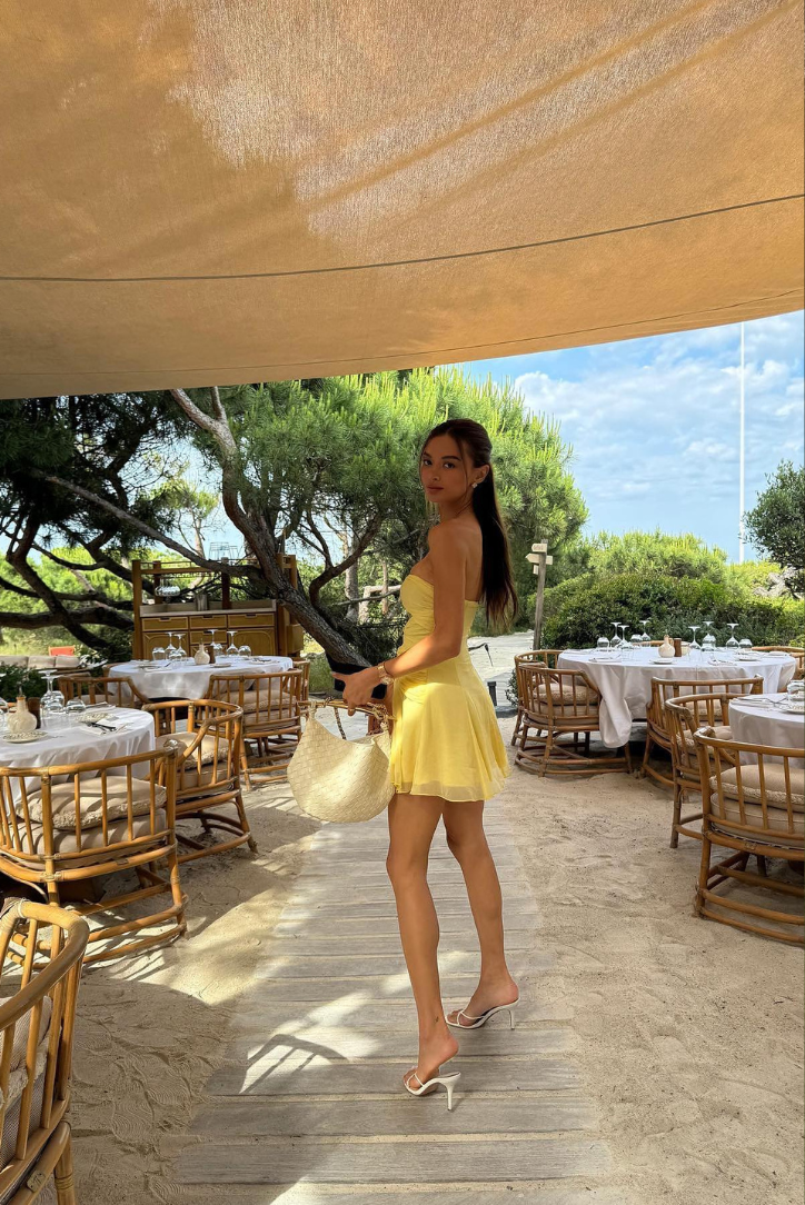 Abito Donna Giallo con Cut-Out, Maniche Velate e Tessuto Fluido-83601-ffe4cce6-8161-475c-8a0c-14a0c0b256aa